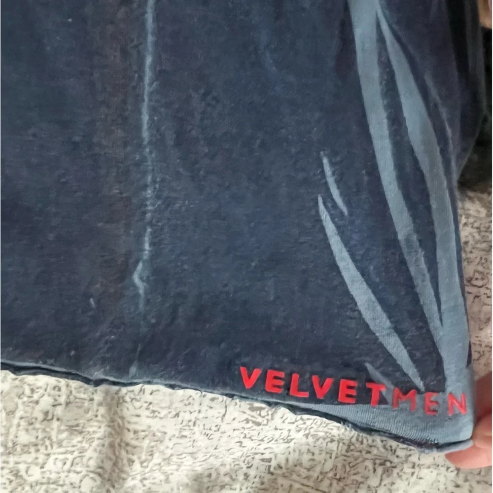 Velvet check out
